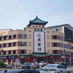 《红延》编辑部：理论要有新突破