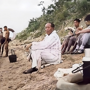 青年张同：看到毛主席的这张老照片，我顿时泪流满面